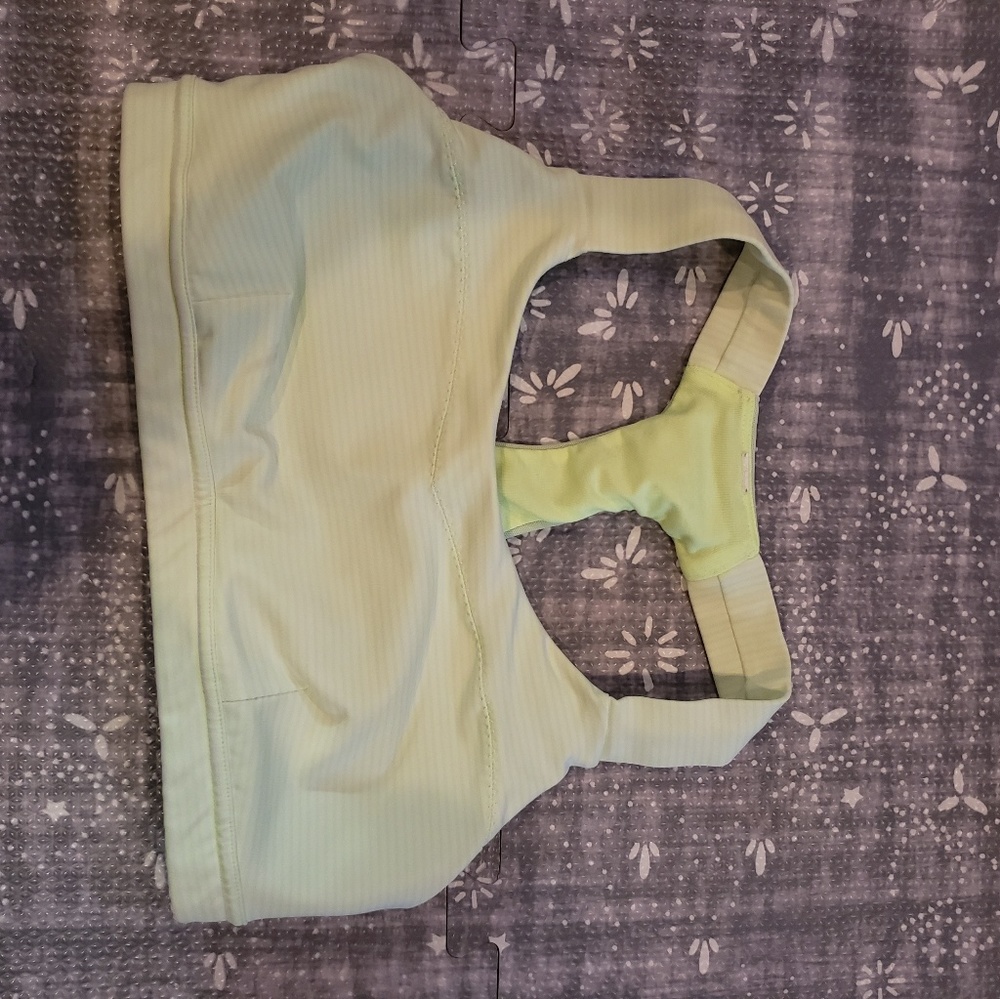 Lululemon sports bra